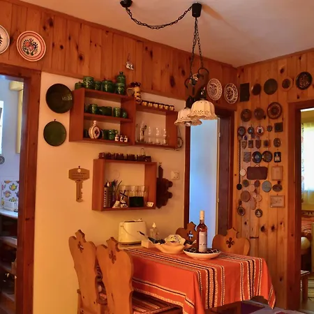 Cozy Family At The Σίοφοκ